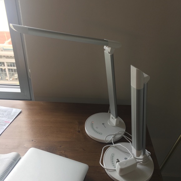 TaoTronics desk lamp 1 or 2 available (white) - Picture 2 of 4